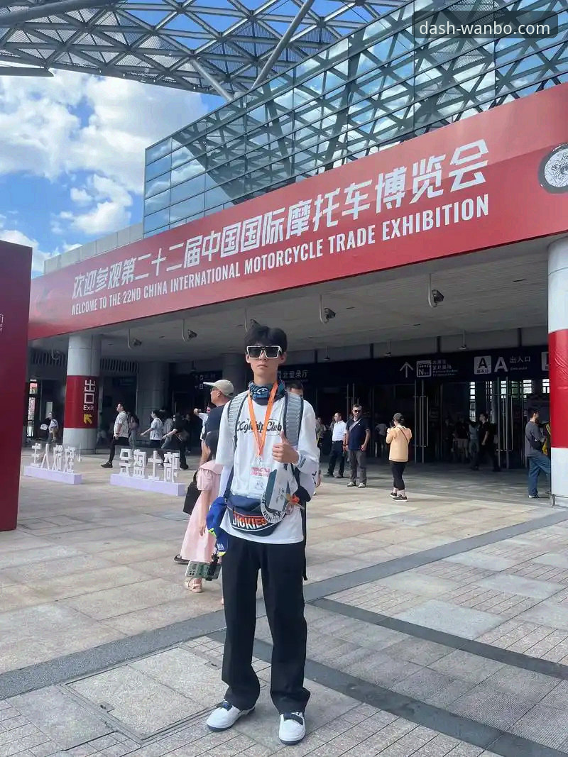 万搏体育官方入口地址安装失败 在万搏体育平台见证张雪机车车队夺冠,是怎样的体验?
